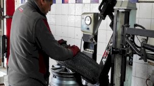 İstanbul'da kış lastiği yoğunluğu: Lastik fiyatları 6 bin liradan başlıyor