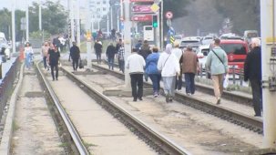 İstanbul'da tramvay arızası! Yolcular yürüyerek istasyona ulaştı