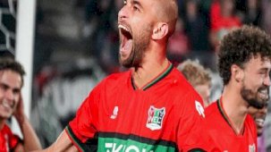 Kalp krizi geçiren Bas Dost futbola ara verdiğini açıkladı