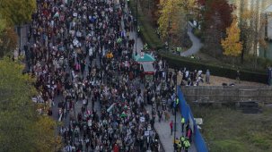 Londra'da Filistin'e destek yürüyüşü: 300 bin kişi katıldı