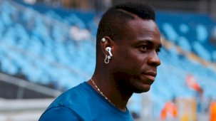 Mario Balotelli'den İtalyan forvetlere büyük taş! Kaç şut çektiler
