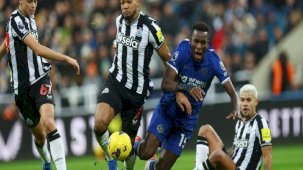 Newcastle, Chelsea'yi rahat geçti