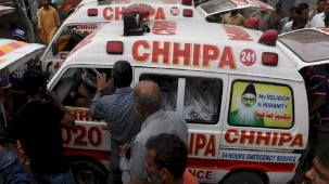 Pakistan'da alışveriş merkezinde yangın: Can kayıpları yaşandı