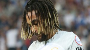 Sacha Boey'den itiraf! Arsenal ile temaslarım oldu