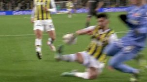 Samet Akaydin'in pozisyonu penaltı mı? Hakem yorumcuları cevapladı