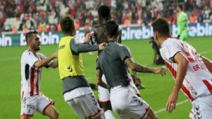 Samsunspor'dan müthiş geri dönüş! Son dakika golüyle gelen 3 puan