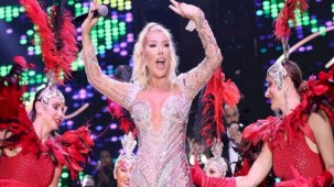 Seda Sayan genç görünmek için sünnet derisinden sıvı enjekte ettirdi