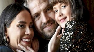 Şükran Ovalı 'düğünde ben neden yoktum' diyen kızını Roma'ya götürdü