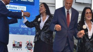 Türkan Şoray: Sinemaya tamamen mecburiyetten başladım!