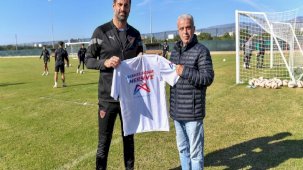 Volkan Demirel, '5. Uluslararası Mersin Maratonu'na kayıt yaptırdı