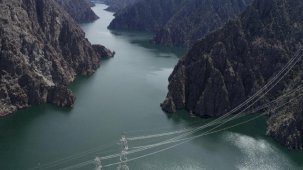 Yusufeli Barajı'nda elektrik üretimi başladı