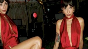 Zeynep Bastık ve sevgilisi Ali Can Ayyıldız'ın dudak dudağa karesi sosyal medyada gündem oldu