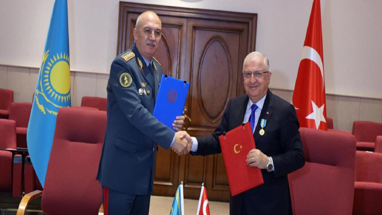 Türkiye ile Kazakistan arasında '2024 Yılı Askeri İş Birliği Uygulama Planı” imzalandı