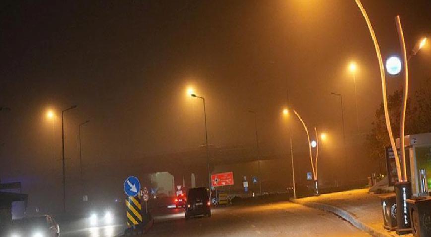 43 ilin geçiş noktasında sis! Göz gözü görmedi