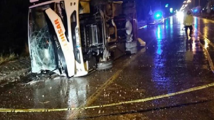 Afyonkarahisar’da midibüs devrildi! Çok sayıda yaralı var