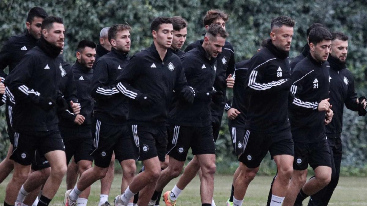 Altay’da futbolcular idmana çıkmadı