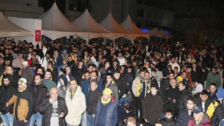 Ankaragücü taraftarları stadyum yerine tesislere gitti!