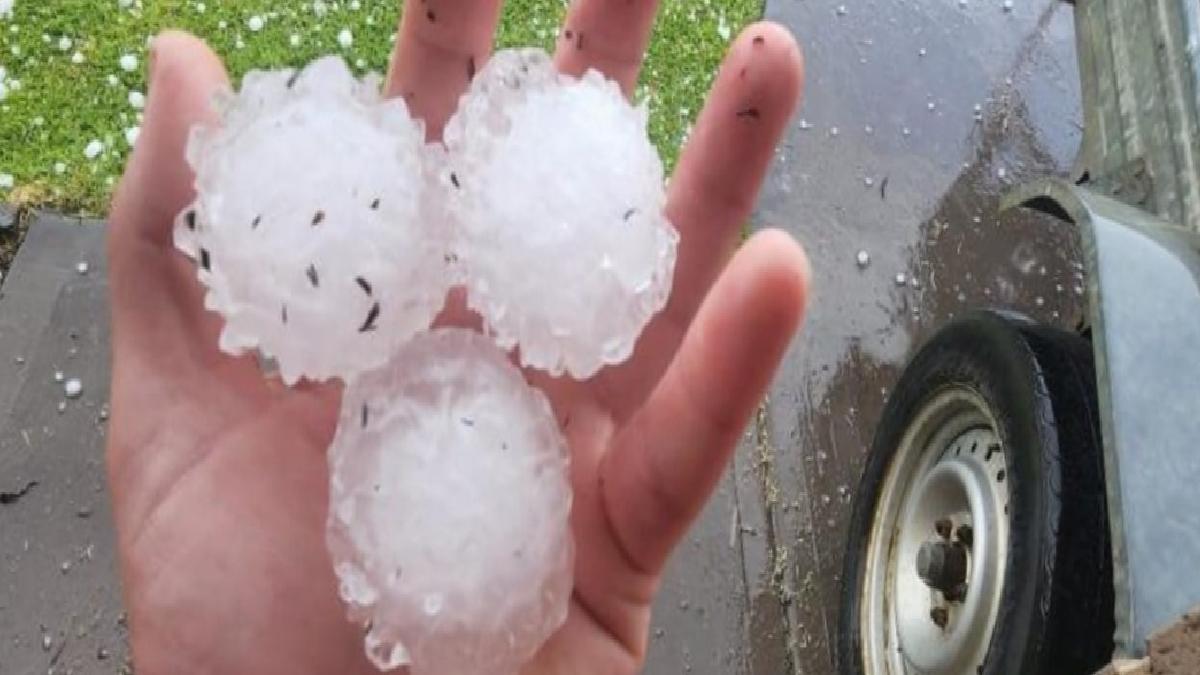 Avustralya’da beyzbol topu büyüklüğünde dolu yağdı: 2 ölü