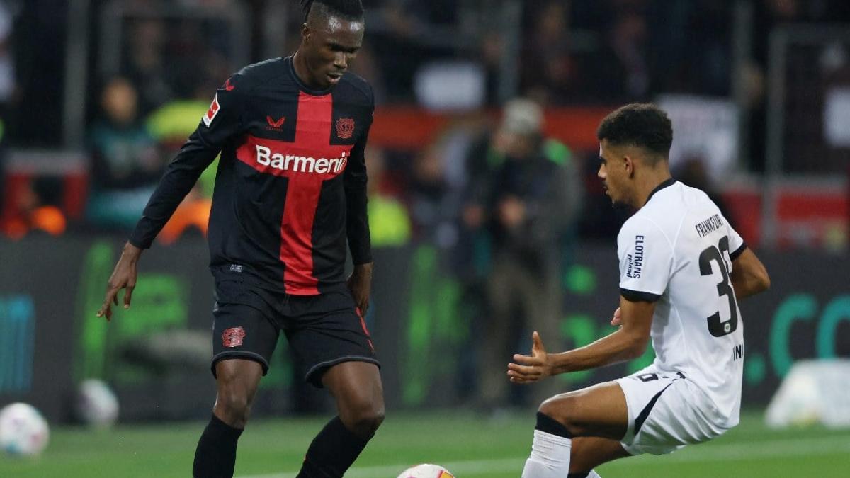 Bayer Leverkusen, 3 golle 3 puanı kaptı