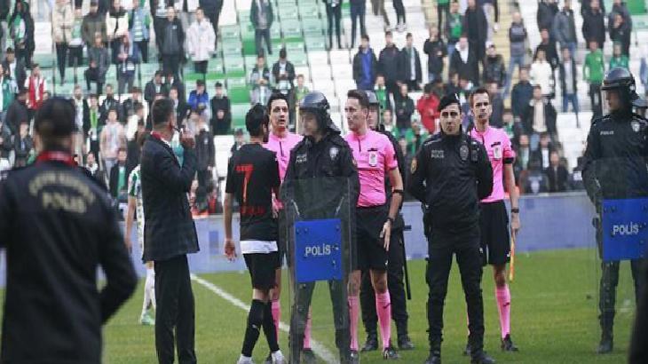 Bursaspor-Diyarbekirspor maçında ortalık karıştı! 5 kırmızı kart