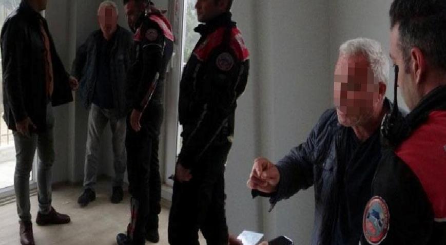 Dehşet anları! Evini zamanında teslim alamayınca kendisini yakmaya çalıştı
