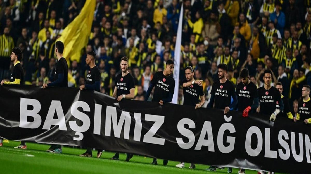 Derbi öncesi teröre lanet! Şehitler ölmez vatan bölünmez