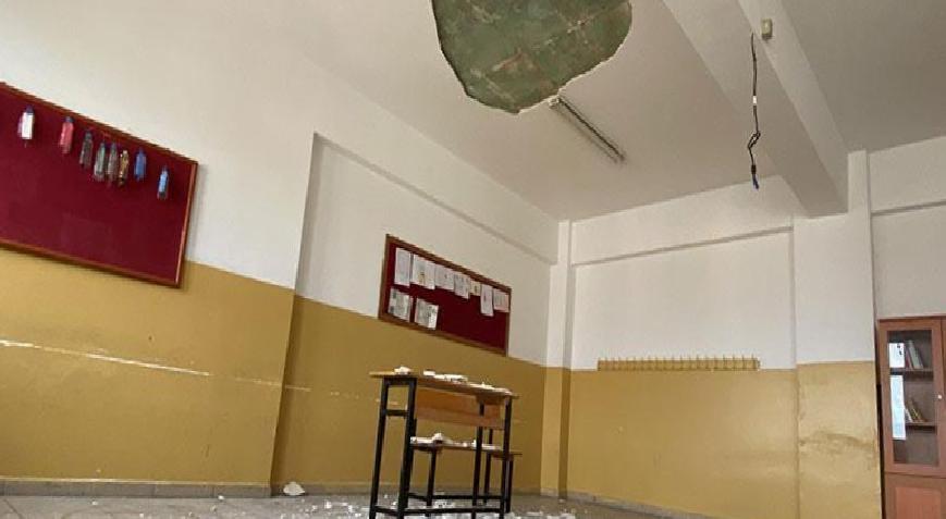 Ders sırasında kabusu yaşadılar! Tavan sıvası düştü: 7 öğrenci yaralandı