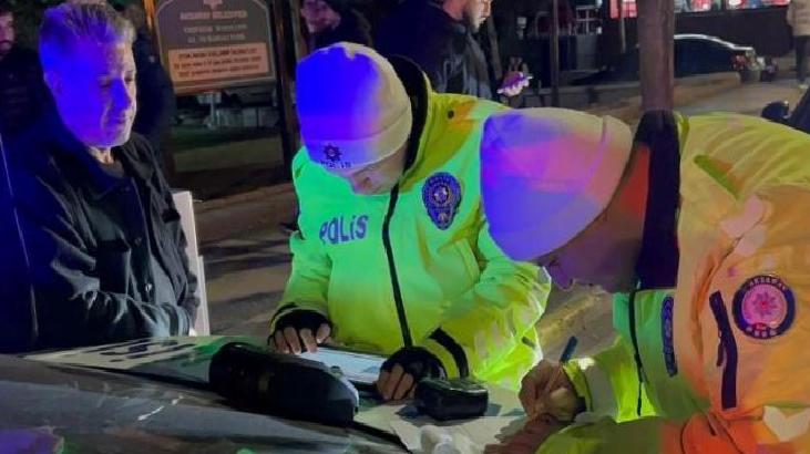 Direksiyon başında alkollü yakalandı! 'Aman iyi çek de meşhur olalım'