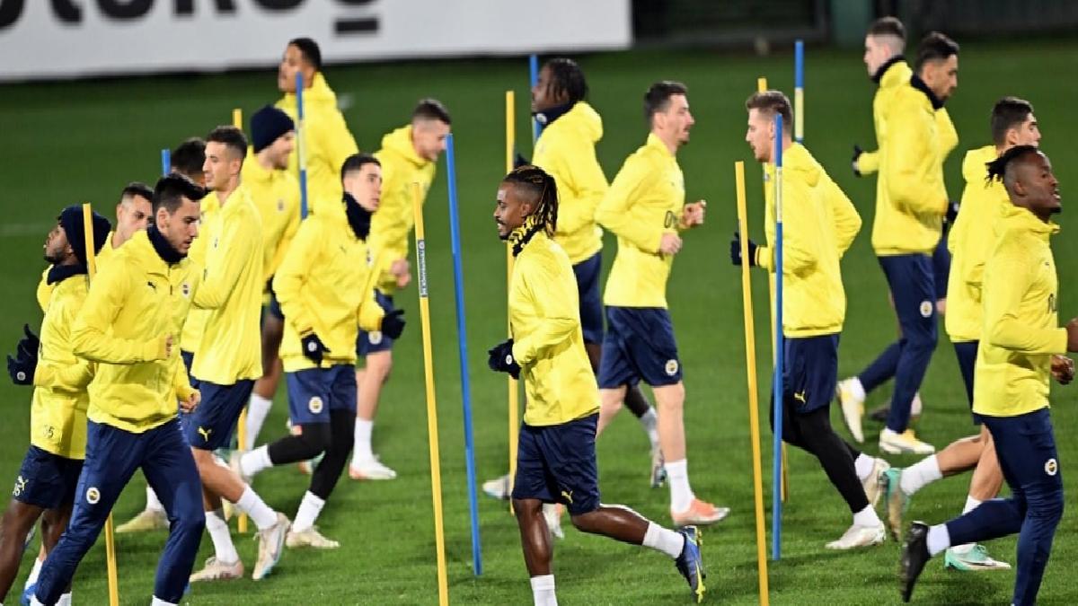 Fenerbahçe'nin Kayserispor maçı kamp kadrosu belli oldu