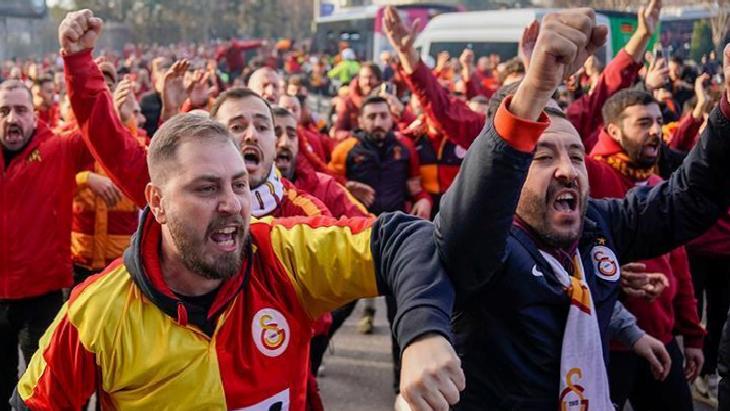 Galatasaraylı taraftarlar yaklaşık 4 yıl sonra Kadıköy'de