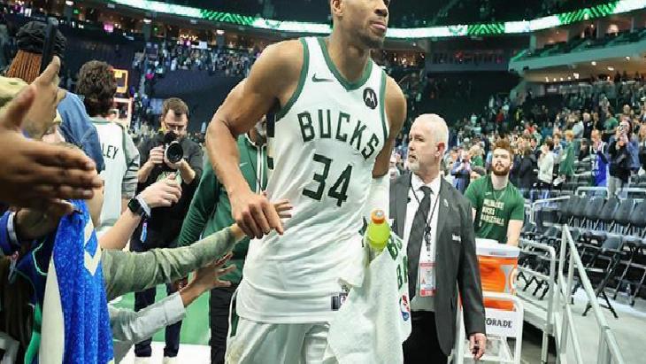 Giannis Antetokounmpo alev aldı! İnanılmaz kariyer rekoru