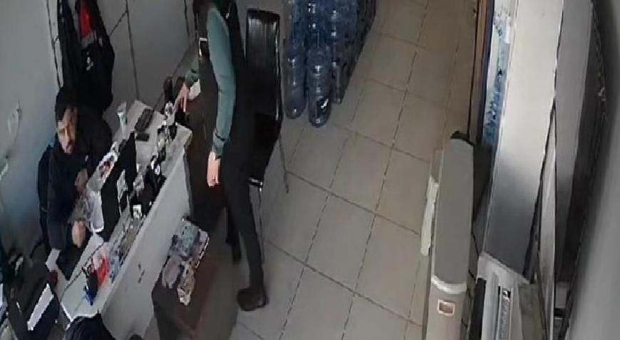'Heimlich manevrası' ile yine hayat kurtardı! Arkadaşı sayesinde ölümden döndü