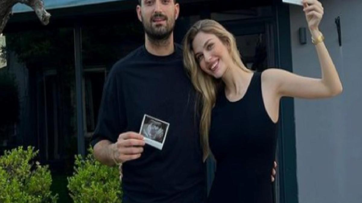 İbrahim Tatlıses'in gelini Yasemin Şefkatli, İdo Tatlıses'in ayaklarına masaj yaptı