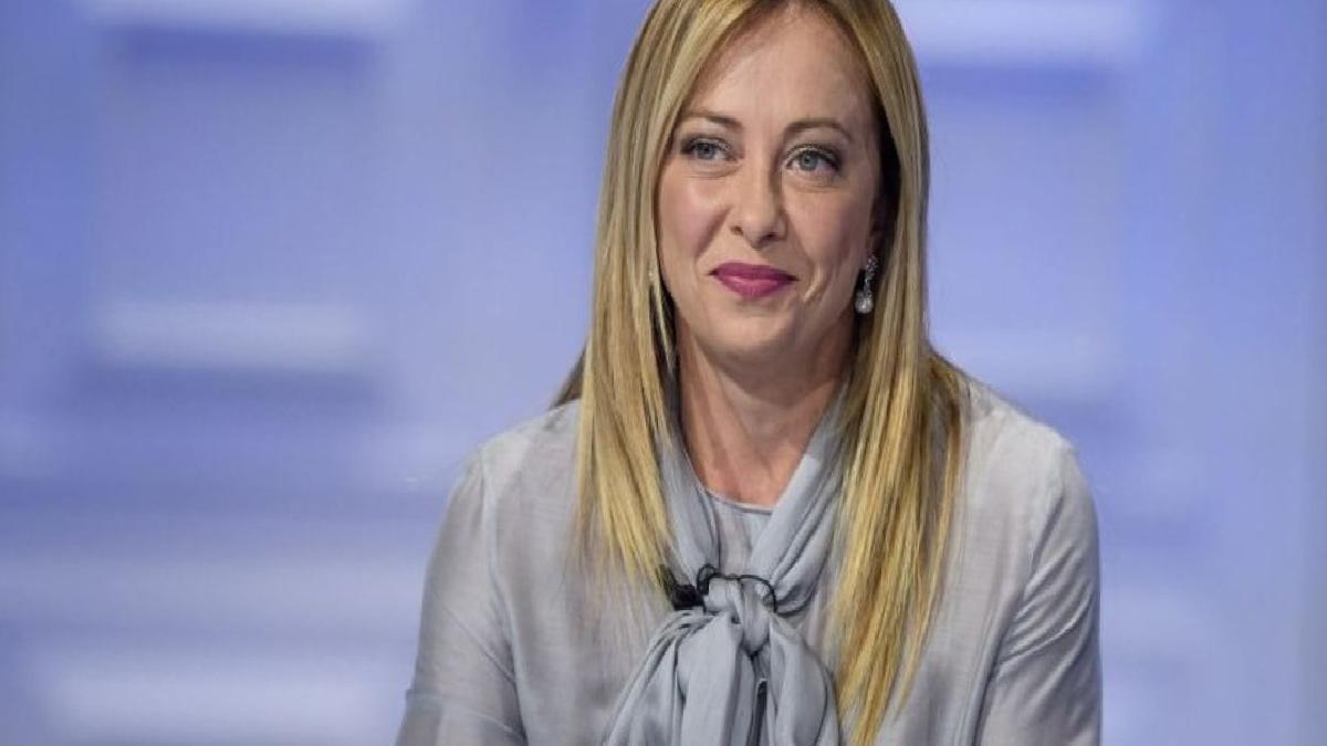 İtalya Başbakanı Meloni'ye yılın erkeği ödülü verildi