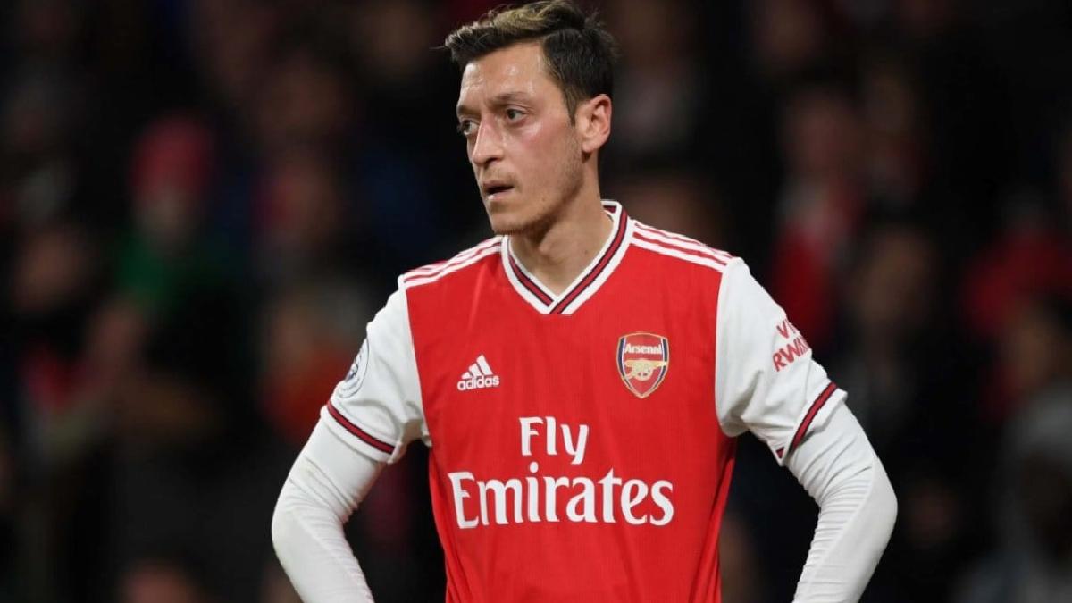 Mesut Özil'den Leonardo DiCaprio'ya 25 yaş göndermesi