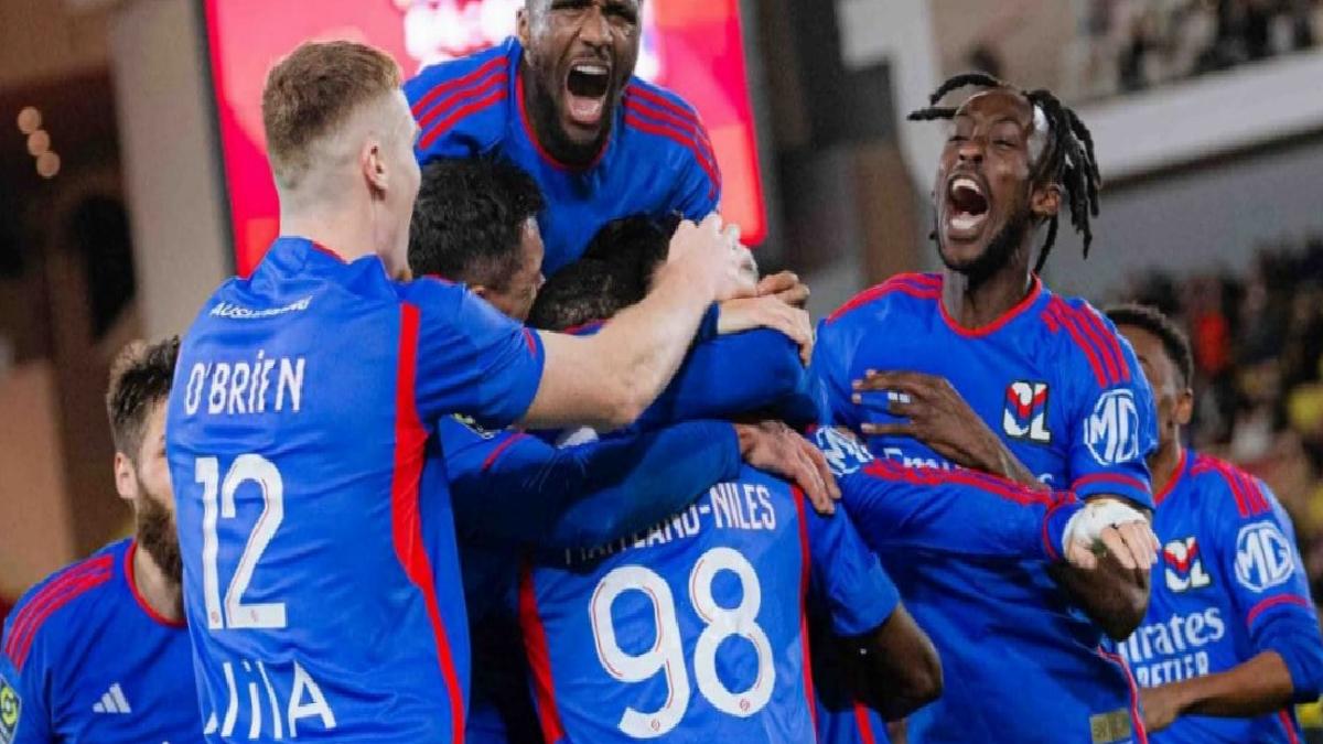 Monaco'yu deviren Olympique Lyon düşme hattından çıktı