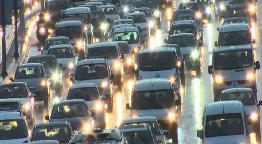 Son dakika... AKOM'dan İstanbul için uyarı! Trafik yoğunluk yüzde 90'a yaklaştı