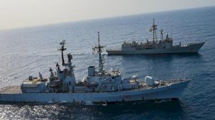 100’den fazla gemi rotasını değiştirdi