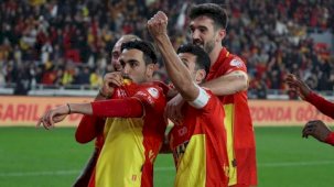 90+3 Ege'de Futbol | Göztepe lider sever