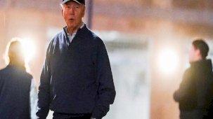 ABD Başkanı Biden'ı panikleten kaza: Apar topar aracına bindirildi