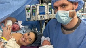 ABD'de çift rahimli kadın iki günde iki bebek doğurdu