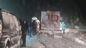 Ağrı’da kepçe 60 metre yükseklikte uçurumdan düştü: 1 ölü, 2 kayıp
