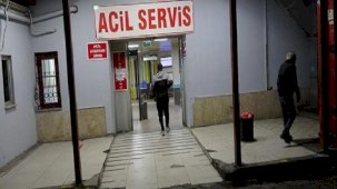 Akılalmaz olay! Önce sokakta sonra hastanede bıçakladı