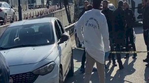 Bahçelievler'de döviz bürosu çalışanının aracı gasbedildi: Çantada 6 milyon TL vardı