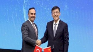 Bakan Kacır, Çinli mevkidaşları ile görüştü