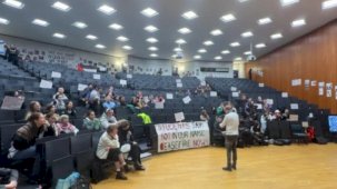 Berlin'de Gazze'deki soykırımı protesto eden öğrencilere polis müdahale etti