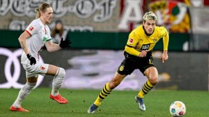 Borussia Dortmund, Augsburg deplasmanında takıldı