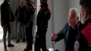 Dehşet anları! Evini zamanında teslim alamayınca kendisini yakmaya çalıştı