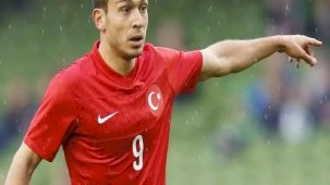 Eski milli futbolcu Mevlüt Erdinç'in isyanı! 