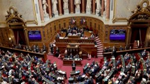 Fransa'da tartışmalı göçmen yasası kabul edildi